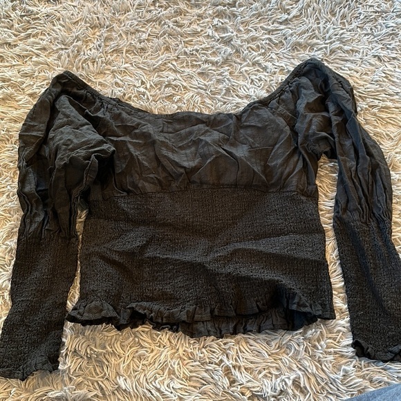 ASOS Women’s Long Sleeved Blouse. Size 14. Plain black with ruffles at the end. - Picture 2 of 5